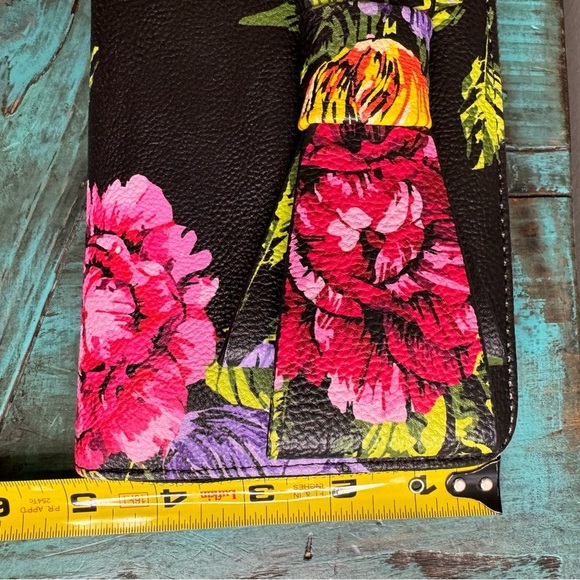 Betsey Johnson Black Multicolor Floral Bow Wristlet - Picture 14 of 15